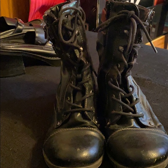 Lace up boots - Picture 2 of 4